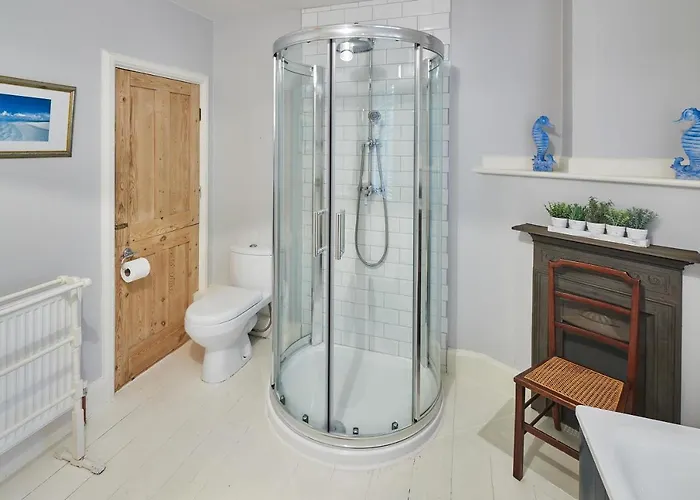 Host & - 1 Coastguard Scarborough