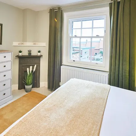 Host & - 1 Coastguard 別荘 スカーバラ