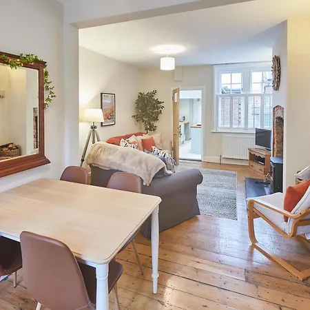 Host & - 1 Coastguard Ferienhaus *